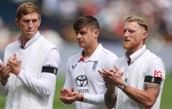 India and England paid tribute to Ven Larkins wearing black armband in second Test